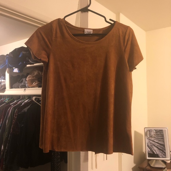 LIKE NEW Small B-Sharp Tan Cutout Back Top - Picture 3 of 7